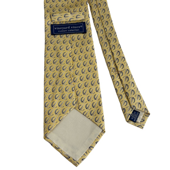 Vineyard‎ Vines Patterned Nautical Sailboats Silk Tie Classic Preppy Yellow Blue - Picture 5 of 6